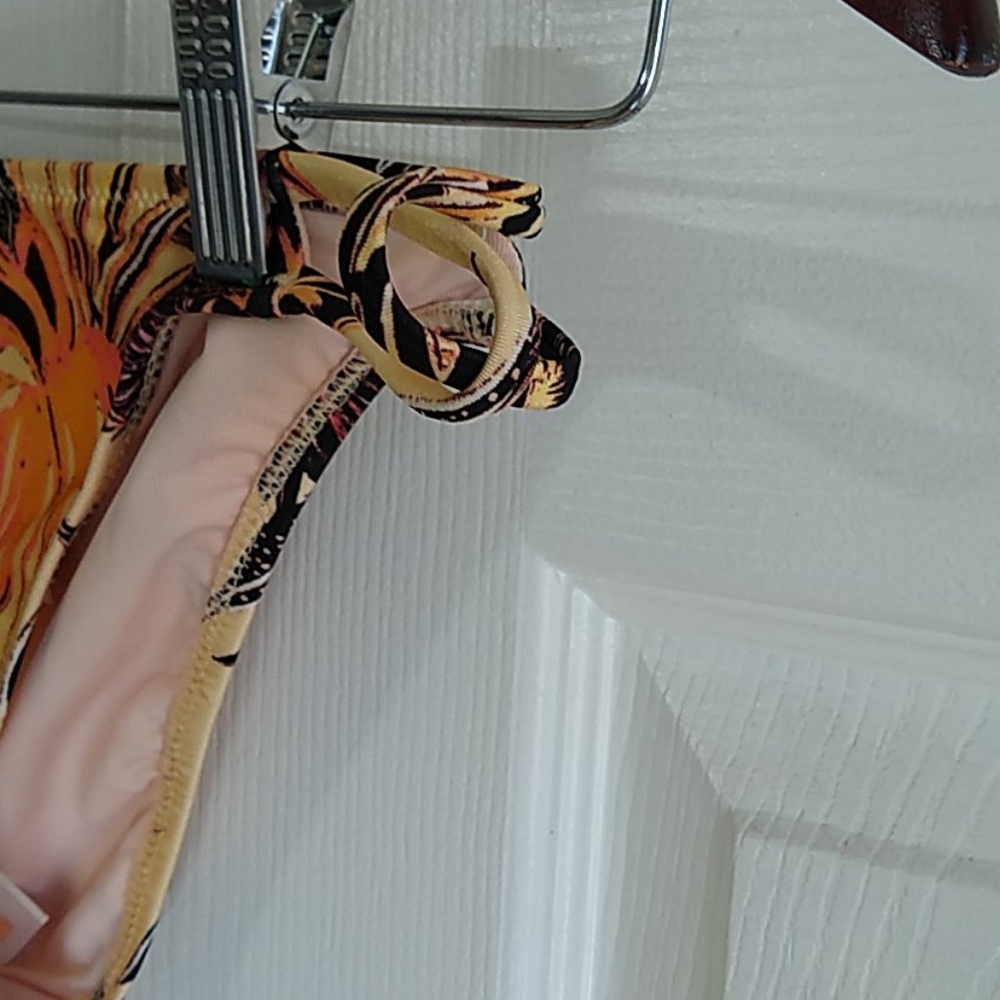 Mink Pink tropical print Size small - Picture 4 of 7